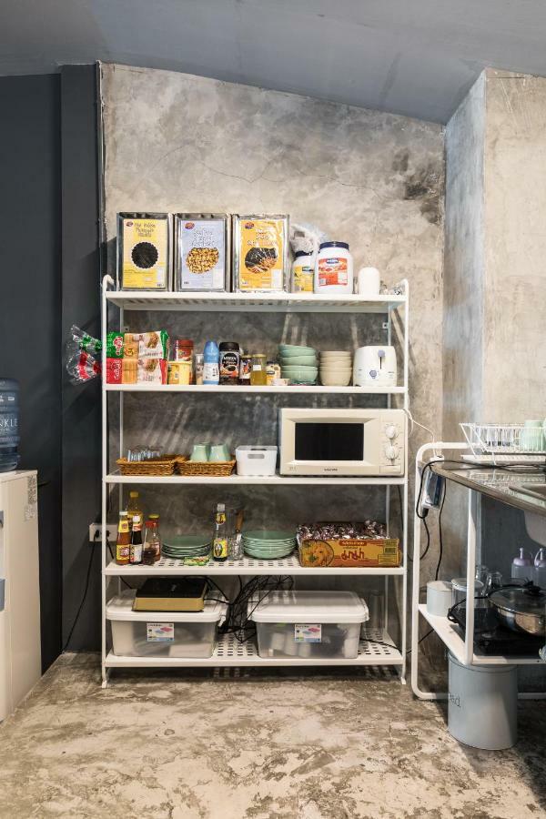 The Cocoon Hostel Bangkok Esterno foto